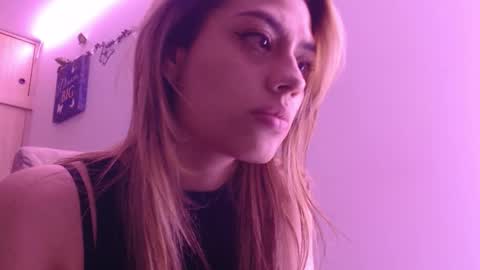 Miia  online show from 11.02.25