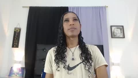 MiaCoock online show from 11.13.25