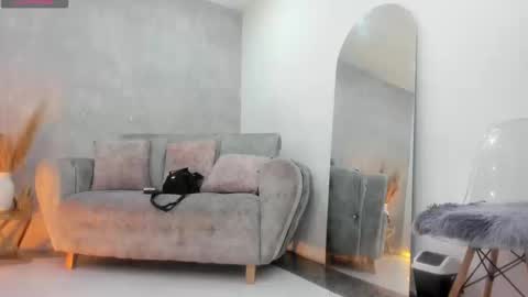 Snapshot of miacoopersx chatting on 09.11.25 miacooper online show from 09.11.25