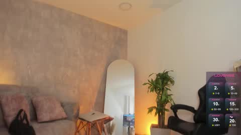 Snapshot of miacoopersx chatting on 09.28.25 miacooper online show from 09.28.25