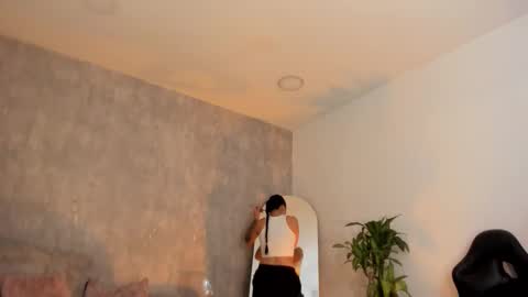 Snapshot of miacoopersx chatting on 10.10.25 miacooper online show from 10.10.25