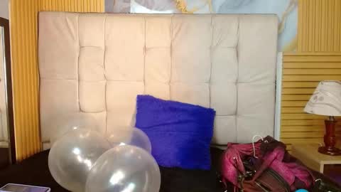 Snapshot of miadoll303av chatting on 10.08.25 miadoll303av online show from 10.08.25