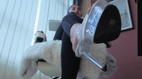 Mia Carter  Schedule 800 - 1430 gtm-5 online show from 10.13.25