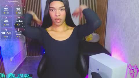 Snapshot of miagates_tay chatting on 11.02.25 Mia online show from 11.02.25