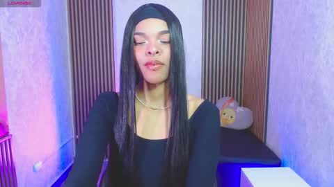 Snapshot of miagates_tay chatting on 11.03.25 Mia online show from 11.03.25