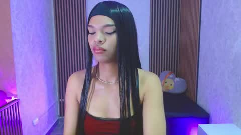 Snapshot of miagates_tay chatting on 11.04.25 Mia online show from 11.04.25