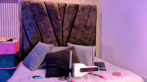 miagomezx online show from 02.04.26