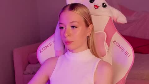 Mia online show from 11.29.25