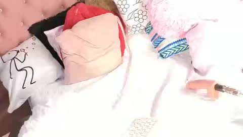 Snapshot of miagrettel chatting on 12.28.24 Mia online show from 12.28.24