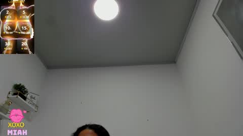 Miah Collins online show from 11.25.25