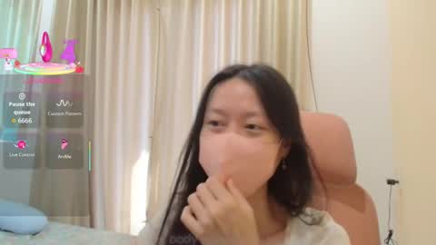 miahchan68 online show from 12.14.25