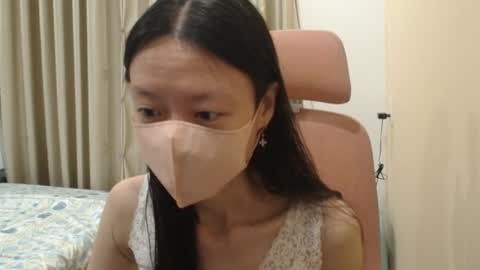 miahchan68 online show from 03.17.26