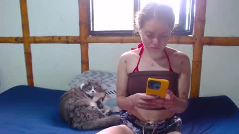 Snapshot of miahells chatting on 10.02.25 Mia Sam online show from 10.02.25