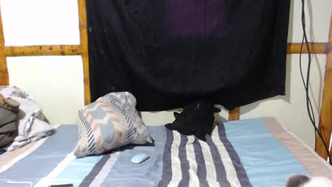 Snapshot of miahells chatting on 10.06.25 Mia Sam online show from 10.06.25