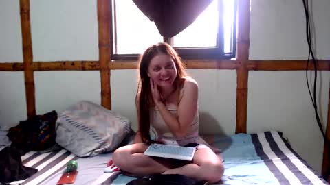 Snapshot of miahells chatting on 10.20.25 Mia Sam online show from 10.20.25