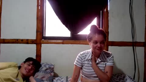 Snapshot of miahells chatting on 10.31.25 Mia Sam online show from 10.31.25