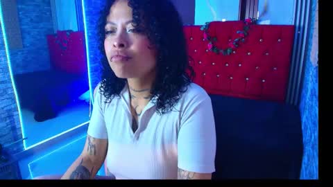 MIA VELEZ online show from 11.18.25