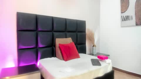 miahertz online show from 02.03.26