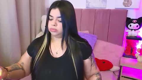 Snapshot of miahjoness chatting on 10.13.25 Miah Joness online show from 10.13.25