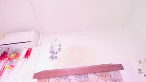 miakirshner_ online show from 01.28.25