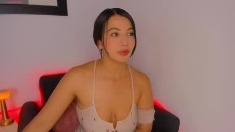 Snapshot of miakris1 chatting on 05.10.26 miakris1 online show from 05.10.26