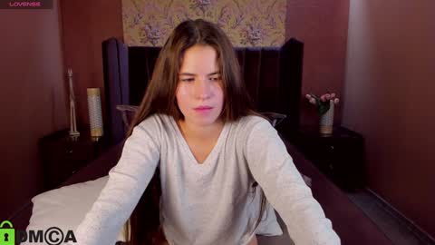 Mia online show from 12.10.24