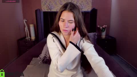 Mia online show from 12.12.24