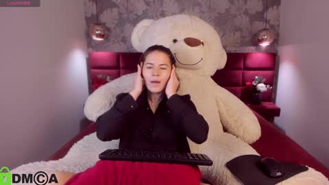 Mia online show from 01.07.25