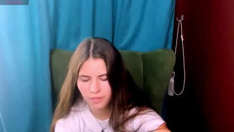 Mia online show from 09.25.25