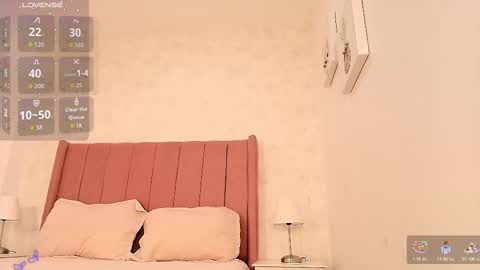 Snapshot of mialopez__ chatting on 11.15.25 Mia Lopez online show from 11.15.25