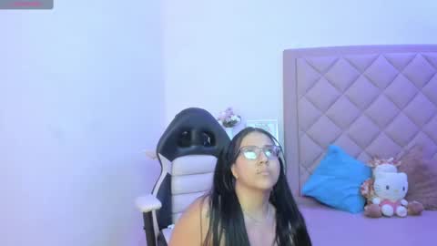 Mia  online show from 10.09.25