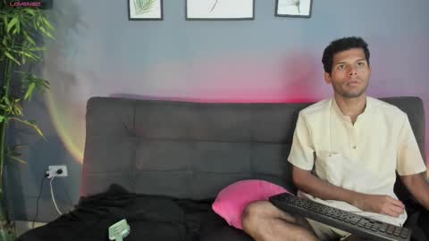 Mia online show from 11.08.25