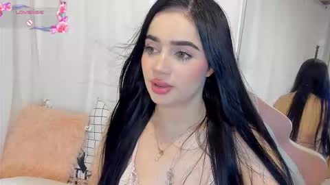 Snapshot of miamaiha chatting on 10.08.25 mia 600am-1000am Colombia time online show from 10.08.25