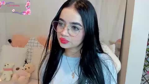 Snapshot of miamaiha chatting on 11.13.25 mia 600am-1000am Colombia time online show from 11.13.25