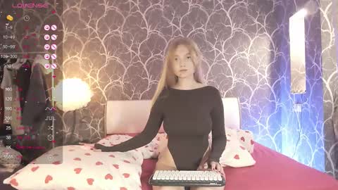 Mia online show from 10.04.25