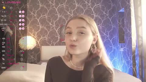 Mia online show from 03.31.26