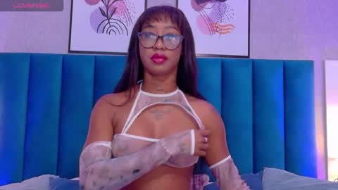 Snapshot of miamidnight1 chatting on 11.03.25 Mia online show from 11.03.25