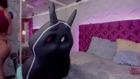 Snapshot of miamiller22 chatting on 11.04.25 miamiller22 online show from 11.04.25