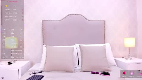 Snapshot of miamillers1 chatting on 10.11.25 miamillers1 online show from 10.11.25