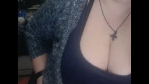 Snapshot of miamimistress chatting on 02.05.25 maya online show from 02.05.25