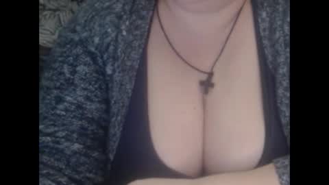 Snapshot of miamimistress chatting on 02.05.25 maya online show from 02.05.25