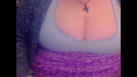 Snapshot of miamimistress chatting on 03.12.25 maya online show from 03.12.25