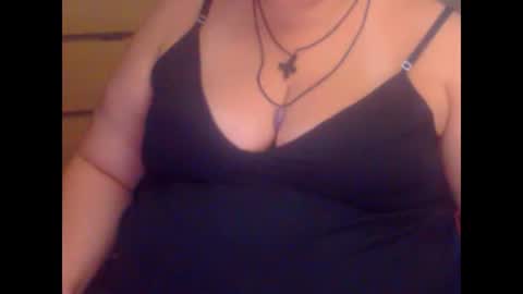 Snapshot of miamimistress chatting on 09.23.25 maya online show from 09.23.25