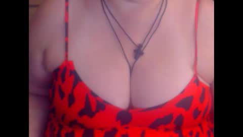 Snapshot of miamimistress chatting on 10.04.25 maya online show from 10.04.25