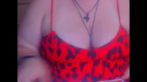 Snapshot of miamimistress chatting on 10.11.25 maya online show from 10.11.25