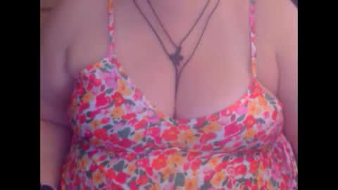 Snapshot of miamimistress chatting on 10.12.25 maya online show from 10.12.25