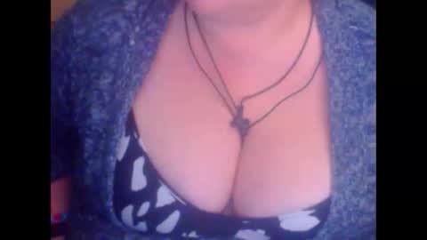 Snapshot of miamimistress chatting on 10.21.25 maya online show from 10.21.25