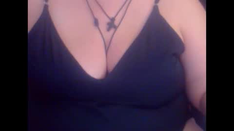 Snapshot of miamimistress chatting on 11.03.25 maya online show from 11.03.25