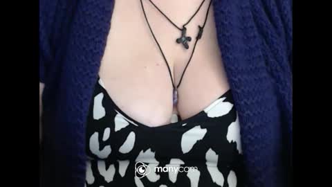 Snapshot of miamimistress chatting on 11.12.25 maya online show from 11.12.25