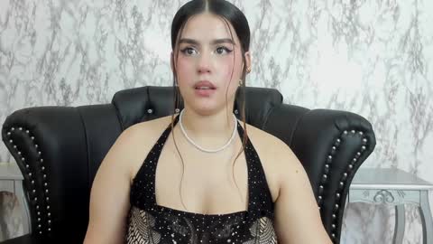Mia   -5 7001400 Follow  online show from 01.28.25